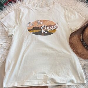 NWT Thread & Supply Cream 'On The Road' Kids T-Shirt Sz Med